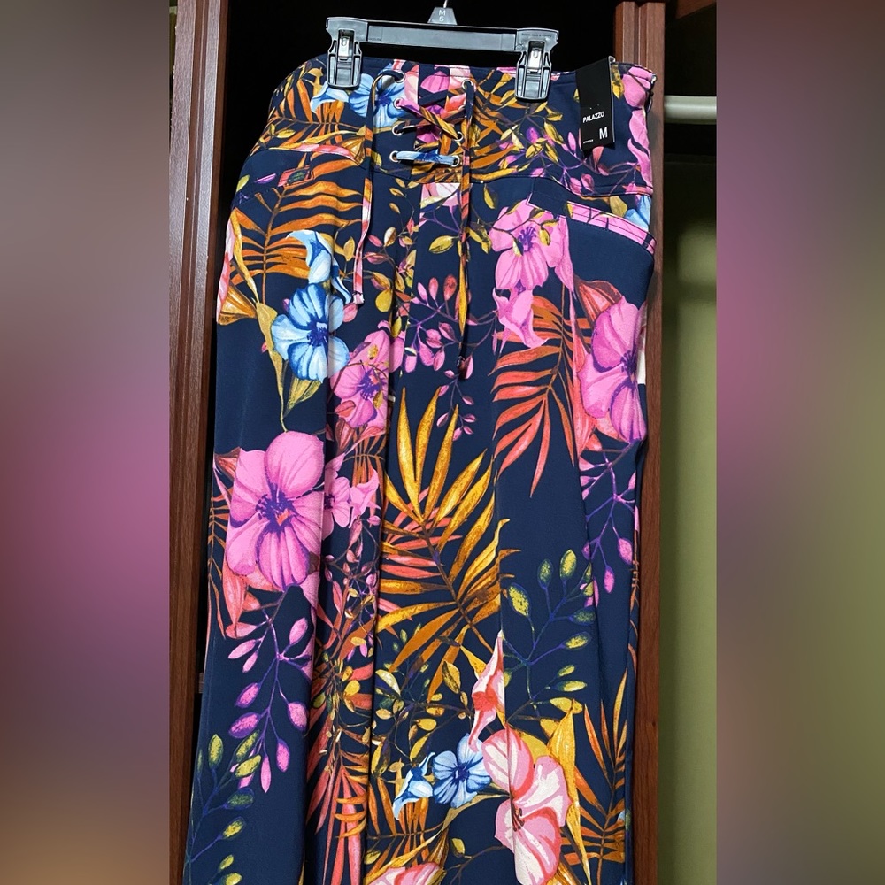 NWT Wide leg pants